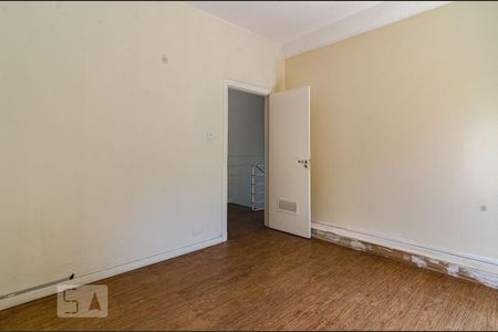 Casa à venda com 625m², 4 quartos e 5 vagas Casa à venda com 625m², 4 quartos e 5 vagasQuarto 2