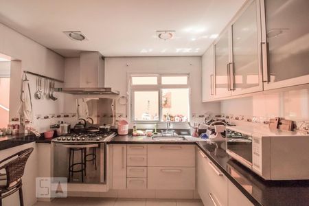 Casa à venda com 150m², 4 quartos e 4 vagasCozinha