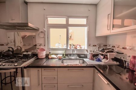 Casa à venda com 150m², 4 quartos e 4 vagasCozinha