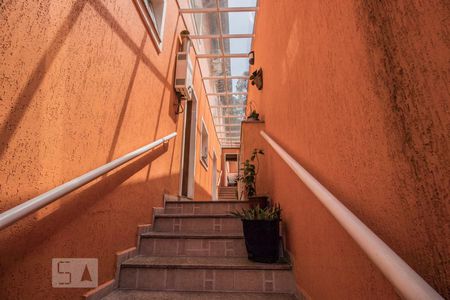 Casa à venda com 150m², 4 quartos e 4 vagasEscada Externa