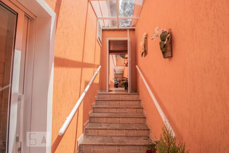 Casa à venda com 150m², 4 quartos e 4 vagasEscada Área Externa