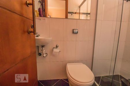 Casa à venda com 150m², 4 quartos e 4 vagasBanheiro de Serviço