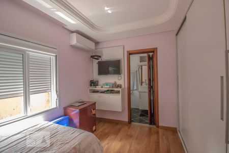 Casa à venda com 150m², 4 quartos e 4 vagasSuíte 2