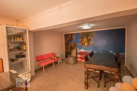 Casa à venda com 150m², 4 quartos e 4 vagasChurrasqueira