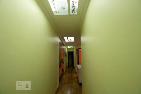 Casa à venda com 150m², 4 quartos e 4 vagasCorredor