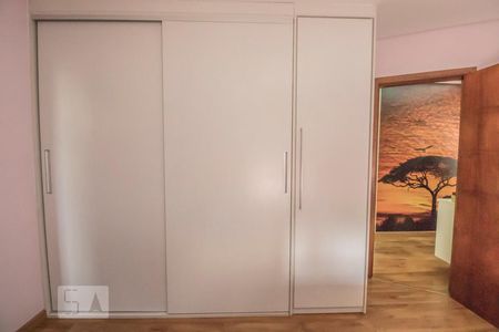 Casa à venda com 150m², 4 quartos e 4 vagasSuíte 2