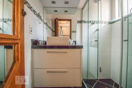 Casa à venda com 150m², 4 quartos e 4 vagasBanheiro Suíte 1