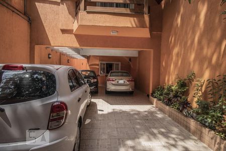 Casa à venda com 150m², 4 quartos e 4 vagasGaragem