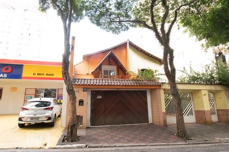 Casa à venda com 150m², 4 quartos e 4 vagasFachada