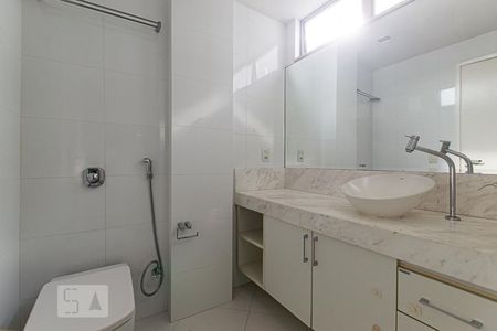 Apartamento à venda com 145m², 2 quartos e 1 vagaBanheiro da Suíte