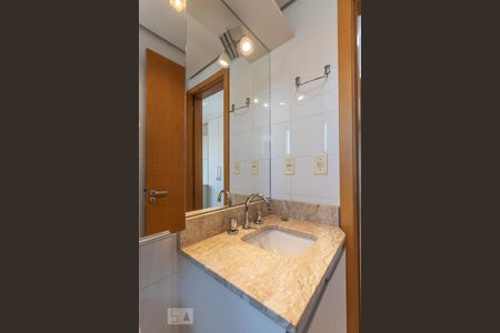 Apartamento à venda com 85m², 2 quartos e 2 vagasBanheiro da Suíte