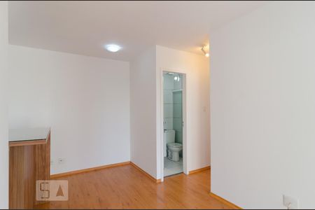 Sala de casa de condomínio para alugar com 2 quartos, 57m² em Vila Monte Alegre, São Paulo