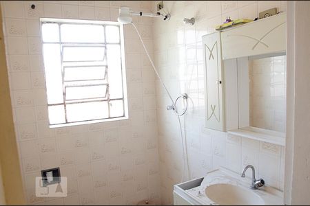Banheiro de casa para alugar com 2 quartos, 120m² em Parada Inglesa, São Paulo