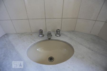Apartamento para alugar com 65m², 2 quartos e 2 vagasBanheiro da Suíte - Torneira