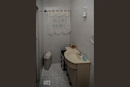 Banheiro de casa à venda com 2 quartos, 112m² em Cavalcanti, Rio de Janeiro