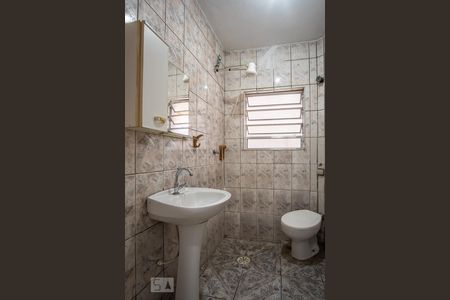 Banheiro de casa para alugar com 1 quarto, 56m² em Vila Esperança, São Paulo