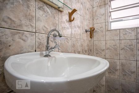 Banheiro - Torneira de casa para alugar com 1 quarto, 56m² em Vila Esperança, São Paulo