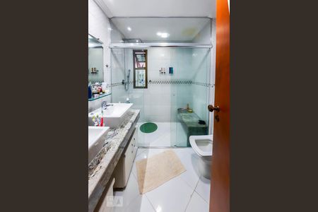 Apartamento para alugar com 265m², 4 quartos e 3 vagasBanheiro da Suíte 2