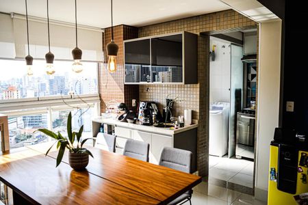 Sala de apartamento para alugar com 2 quartos, 70m² em Liberdade, São Paulo