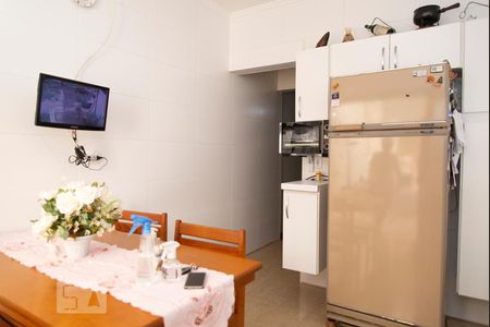 Casa à venda com 160m², 2 quartos e 4 vagas Casa à venda com 160m², 2 quartos e 4 vagasCozinha