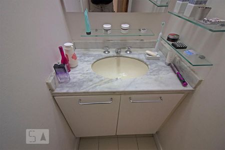 Apartamento à venda com 74m², 3 quartos e 2 vagasBanheiro