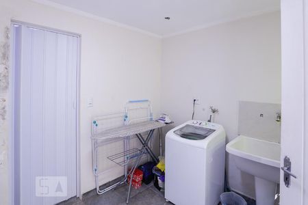 Casa à venda com 140m², 3 quartos e 3 vagasLavanderia