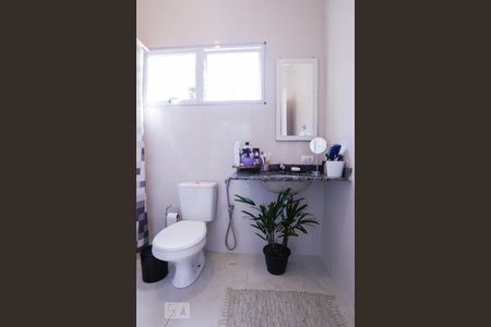 Casa à venda com 140m², 3 quartos e 3 vagasBanheiro Suíte 1