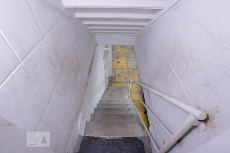 Casa à venda com 140m², 3 quartos e 3 vagasEscada Garagem