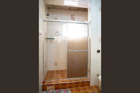 Casa à venda com 270m², 4 quartos e 5 vagas Casa à venda com 270m², 4 quartos e 5 vagasBanheiro 2