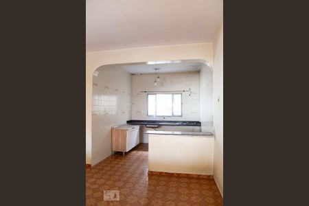 Casa à venda com 270m², 4 quartos e 5 vagas Casa à venda com 270m², 4 quartos e 5 vagasCozinha