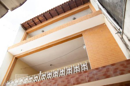 Casa à venda com 270m², 4 quartos e 5 vagas Casa à venda com 270m², 4 quartos e 5 vagasFachada