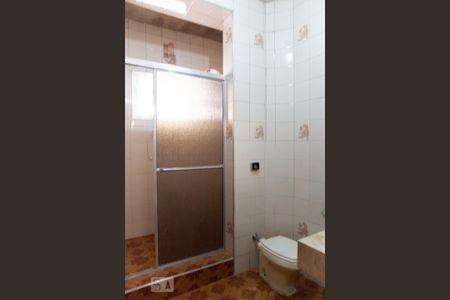 Casa à venda com 270m², 4 quartos e 5 vagas Casa à venda com 270m², 4 quartos e 5 vagasBanheiro 2