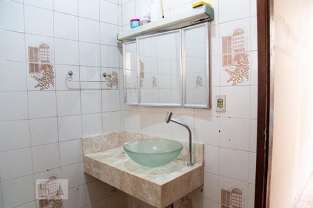 Casa à venda com 270m², 4 quartos e 5 vagas Casa à venda com 270m², 4 quartos e 5 vagasBanheiro 2