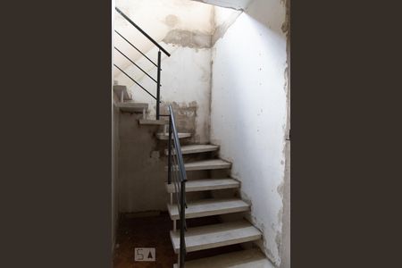 Escada de casa à venda com 4 quartos, 270m² em Cipava, Osasco