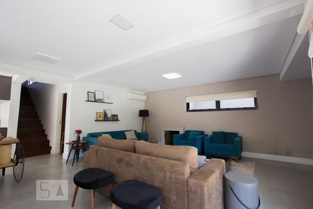 Sala 1 de casa de condomínio à venda com 4 quartos, 245m² em Vila Tramontano, São Paulo