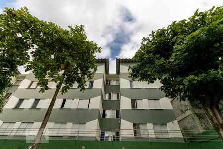 Apartamento para alugar com 60m², 2 quartos e 1 vaga Apartamento para alugar com 60m², 2 quartos e 1 vagaFachada do Bloco