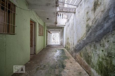 Casa à venda com 220m², 2 quartos e 4 vagas Casa à venda com 220m², 2 quartos e 4 vagasGaragem