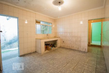 Casa à venda com 220m², 2 quartos e 4 vagas Casa à venda com 220m², 2 quartos e 4 vagasCozinha