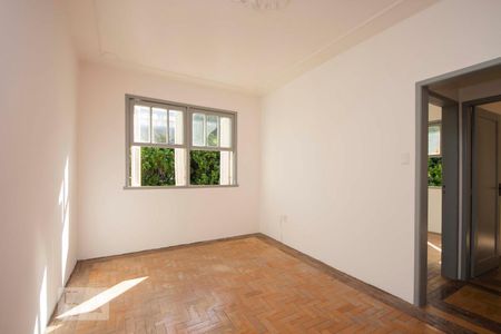 Salade Apartamento com 2 quartos, 90m² Petrópolis