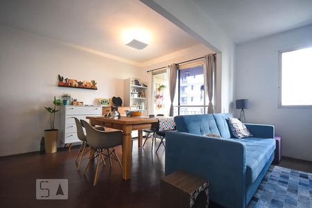 Sala de apartamento para alugar com 3 quartos, 90m² em Vila Sônia, São Paulo