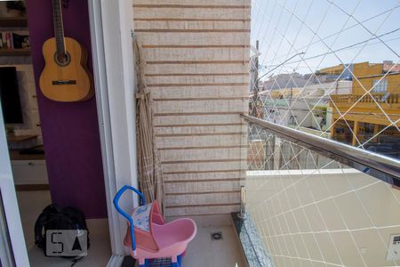 Varanda de casa à venda com 3 quartos, 140m² em Vila Paulo Silas, São Paulo