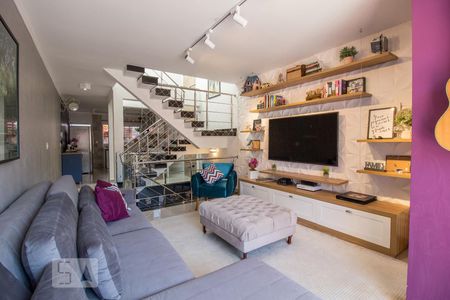 Sala de casa à venda com 3 quartos, 140m² em Vila Paulo Silas, São Paulo
