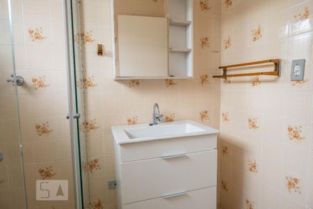 Banheiro Social de casa para alugar com 3 quartos, 130m² em Vila Mariza Mazzei, São Paulo