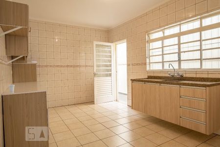 Casa para alugar com 130m², 3 quartos e 2 vagas Casa para alugar com 130m², 3 quartos e 2 vagasCozinha