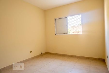 Suíte de casa para alugar com 3 quartos, 130m² em Vila Mariza Mazzei, São Paulo