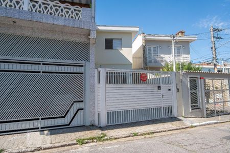 Casa para alugar com 130m², 3 quartos e 2 vagas Casa para alugar com 130m², 3 quartos e 2 vagasFachada