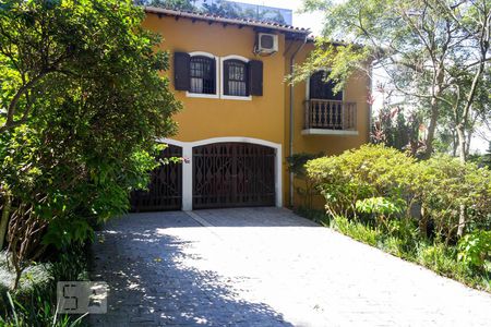 Casa à venda com 800m², 3 quartos e 2 vagasFachada