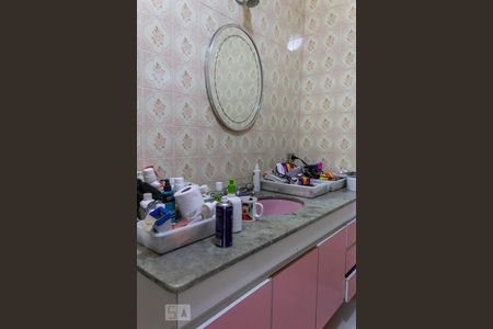 Casa à venda com 800m², 3 quartos e 2 vagasBanheiro Suíte