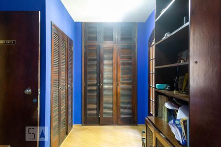 Casa à venda com 800m², 3 quartos e 2 vagasSuíte