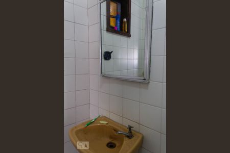 Casa à venda com 800m², 3 quartos e 2 vagasBanheiro de Serviço